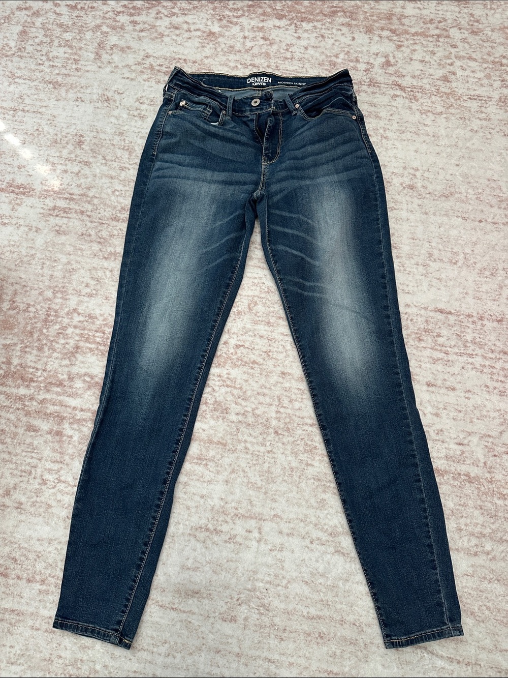 Levi's Women's Faded Dark Blue Skinny Jeans